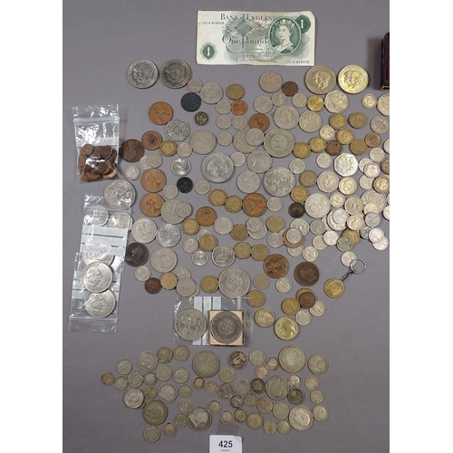 425 - A tub of miscellaneous British coinage including pre-decimal and decimal, farthings, halfpennies, pe... 