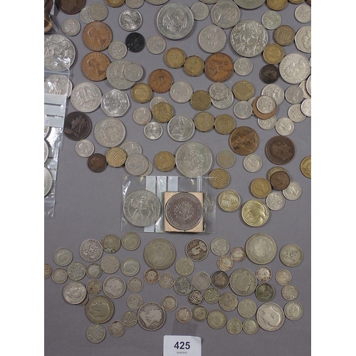 425 - A tub of miscellaneous British coinage including pre-decimal and decimal, farthings, halfpennies, pe... 