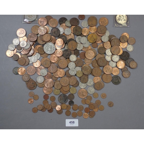 458 - A quantity of UK pre-decimal and decimal coinage including: farthings, half-pennies, pennies, brass ... 