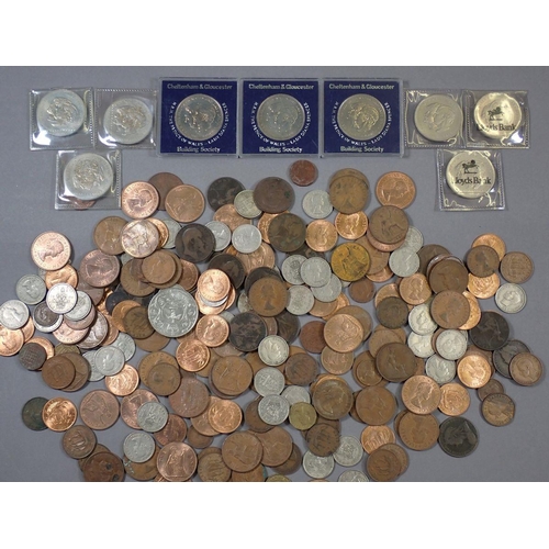 458 - A quantity of UK pre-decimal and decimal coinage including: farthings, half-pennies, pennies, brass ... 