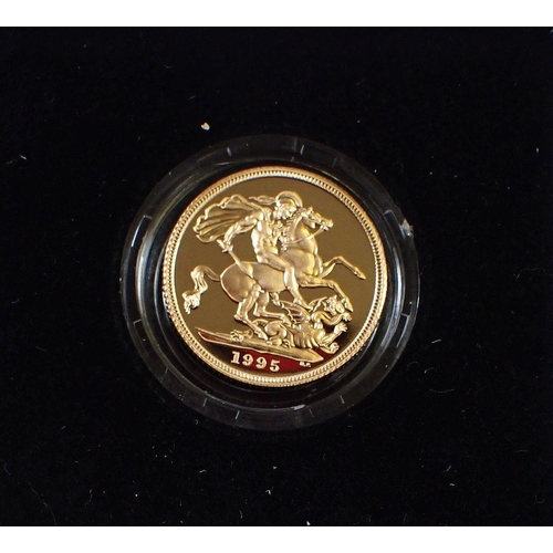 464 - A gold proof sovereign 1995 Royal Mint issue in presentation case with certificate - Condiiton: UNC