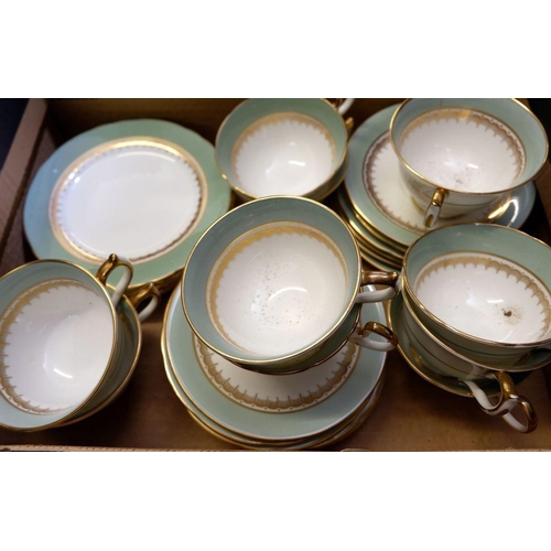 71 - An Aynsley matched 'England' tea service comprising: ten cups, twelve saucers and six dessert plates... 