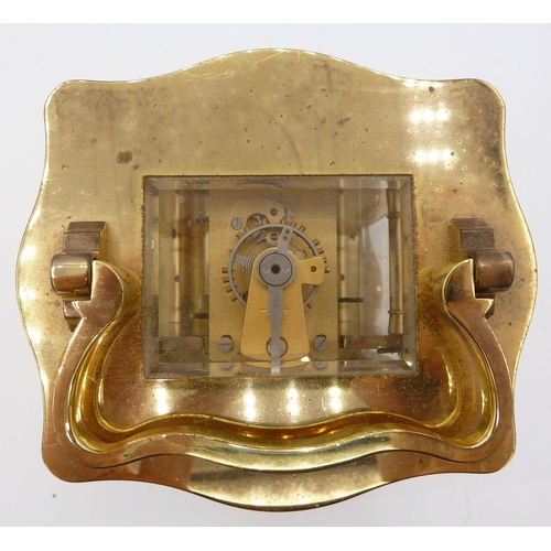 1100 - A French brass cased carriage clock, 12cm tall