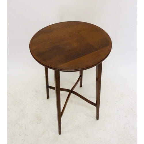 1184 - An Edwardian mahogany circular occasional table