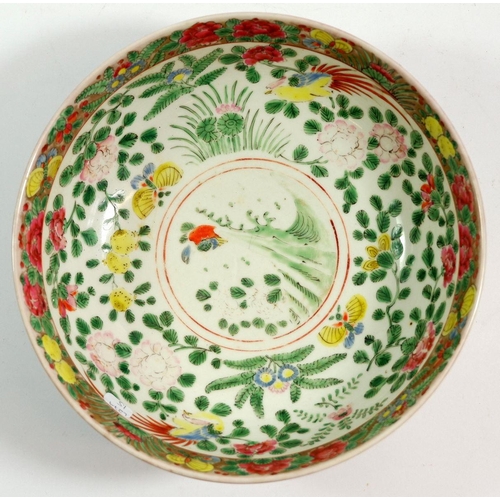 143 - A Chinese late Qing famille verte bowl, 22cm diameter