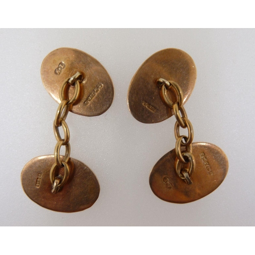 299 - A pair of 9 carat gold cufflinks, 4.6g