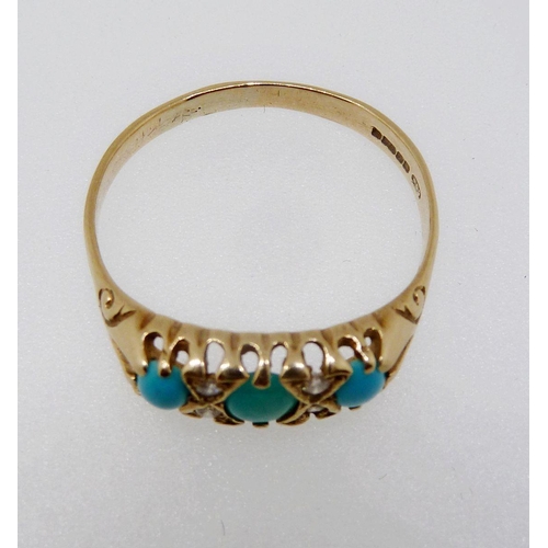 368 - A 9 carat gold ring set turquoise and chip diamonds, size T