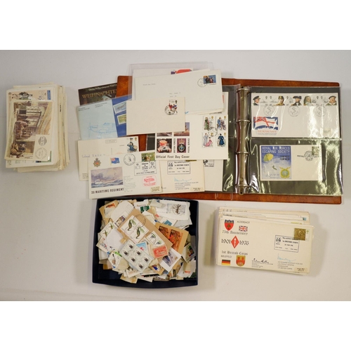 619 - GB, Br C'wealth & Rest of World: Suitcase of much British & other Forces Post Office-related items i... 