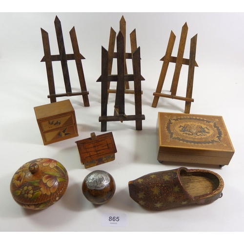 865 - A group of treen items