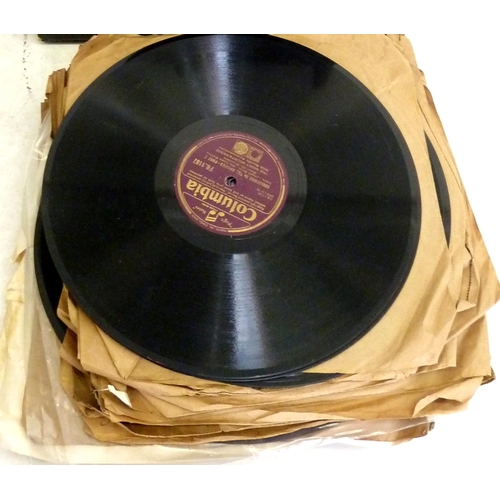 1095 - A Columbia portable gramophone No 112 and various 78 rpm records