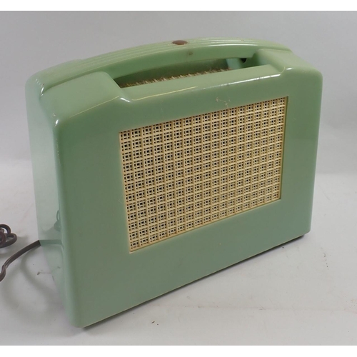 1177 - A Ekco green Bakelite vintage radio