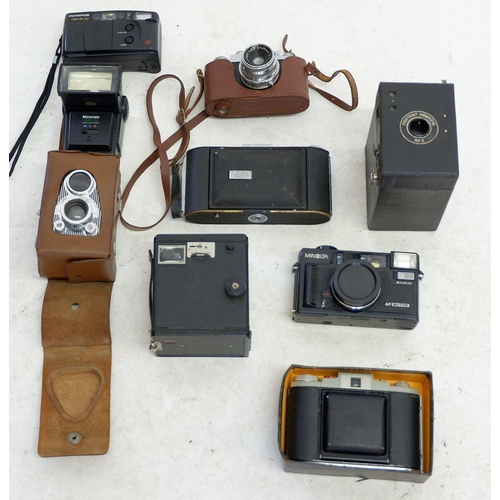 1178 - A box of various cameras