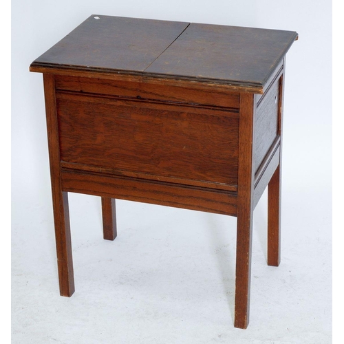 1233 - A vintage oak work table