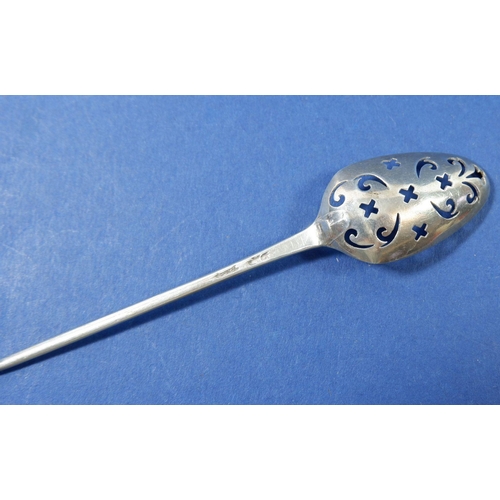 368 - A Georgian silver mote spoon with pierced decoration, 13cm,