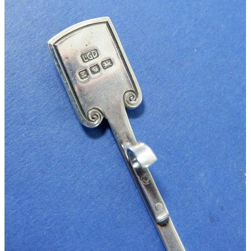 369 - An Art Deco silver Honey spoon with hook, London 1947 by R E Stone, 28g