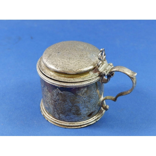 381 - A silver engraved drum-shape mustard pot, London 1865 by Barnards, 110g