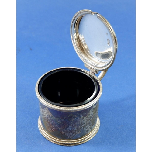 381 - A silver engraved drum-shape mustard pot, London 1865 by Barnards, 110g