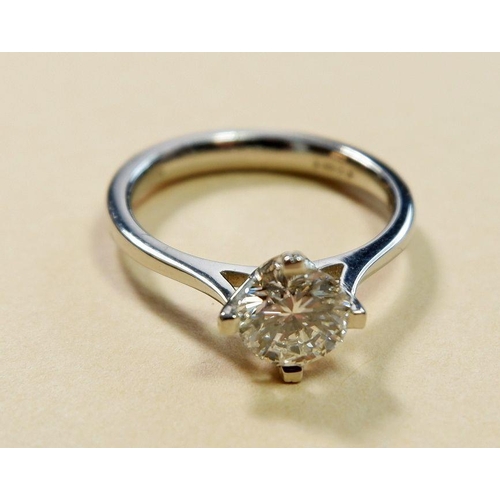 474 - A platinum set solitaire diamond ring by John Donald (maker to the Royal family) approx 1ct size M, ... 