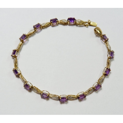 544 - A 9 carat gold amethyst set bracelet, 5.4g