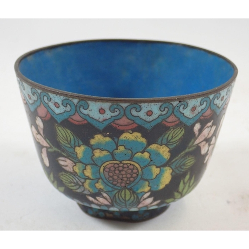 1138 - An early 20th century Chinese cloisonné enamel tea bowl or wine cup