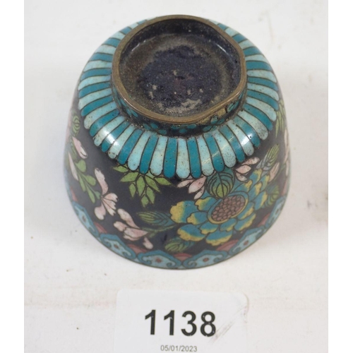 1138 - An early 20th century Chinese cloisonné enamel tea bowl or wine cup