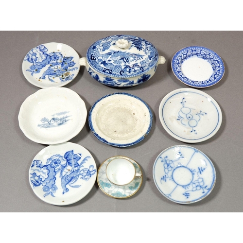 137 - A group of 19th century miniature dolls house blue and white plates and dishes including onion patte... 