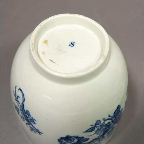143 - An 18th century Caughley sugar bowl and cover with floral decoration and flower finial, with Salopia... 