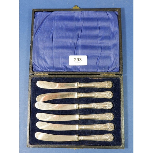 293 - A set of six silver handled tea knives boxed, Sheffield 1913