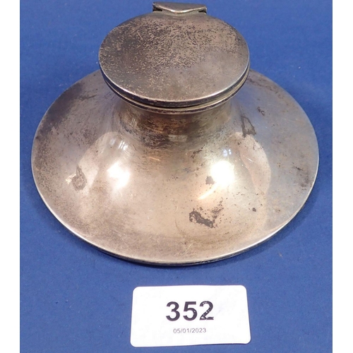 352 - An Asprey silver capstan inkwell, Birmingham 1904