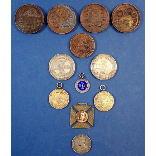 684 - A quantity of medallions/medals (some silver) circa 1910 associated with horticultural shows & Natio... 