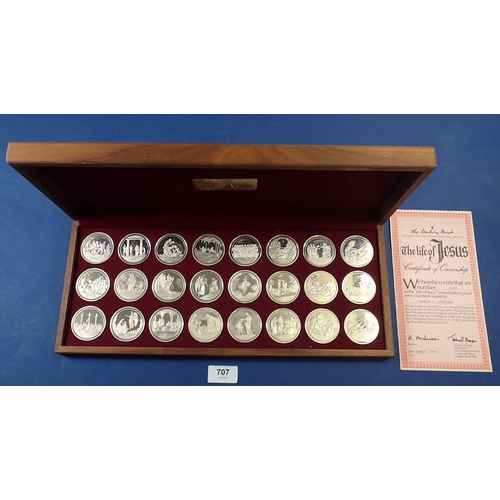 707 - A Danbury Mint set of The Life of Jesus silver gilt medallions boxed