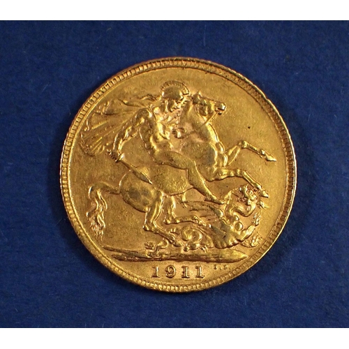 755 - A gold sovereign George V 1911, London Mint - Condition: VF