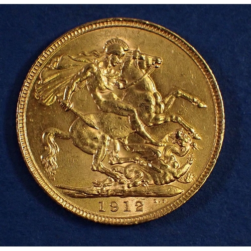 758 - A gold sovereign George V 1912, London Mint - Condition: VF