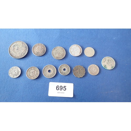 695 - A selection of Chinese coinage