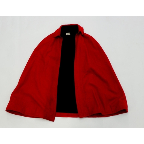 544 - A vintage nurses red wool cape