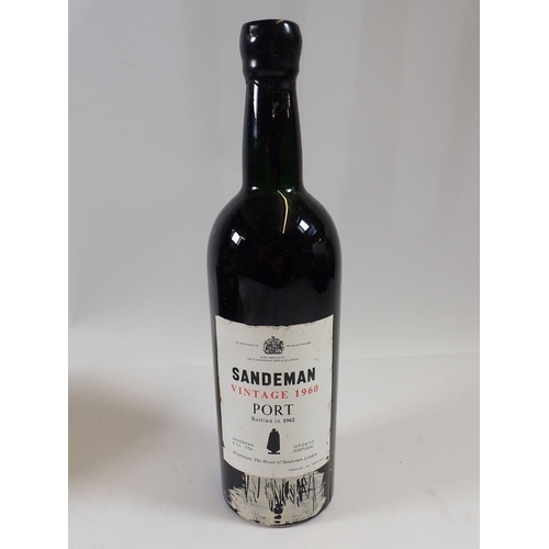 634 - A Sandemans vintage port, 1960 in presentation case