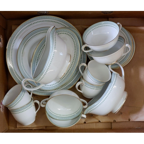 89 - A Royal Doulton Berkshire dinner service with four dinner plates, four side plates, four cups and sa... 