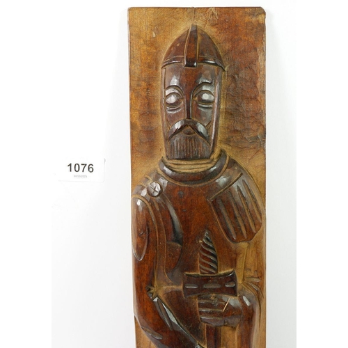 1076 - A carved wood narrow panel depicting knight 'D Rodrigo EL CID' 51cm tall