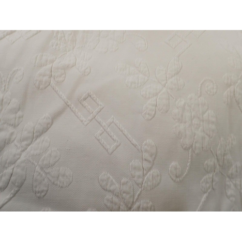 1142 - Two antique white cotton single bedspreads