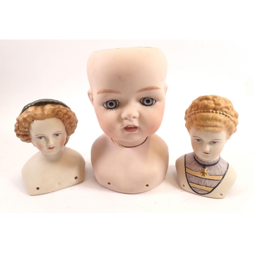 1199 - A large quantity of bisque dolls heads