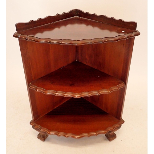 1340 - An early 20th century mahogany frilled edge two tier corner shelf, 83cm