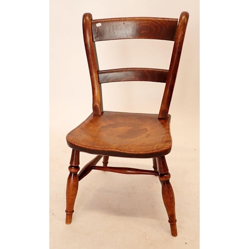 1347 - An elm child's chair on turned supports, 61cm high