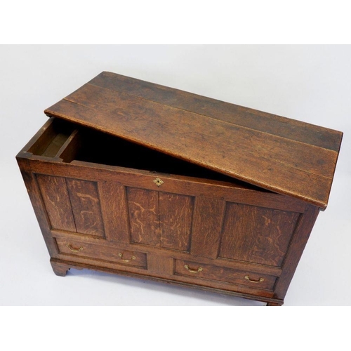 1386 - A Georgian oak large coffer chest with two dummy drawers to base, 130 x 49 x 91cm