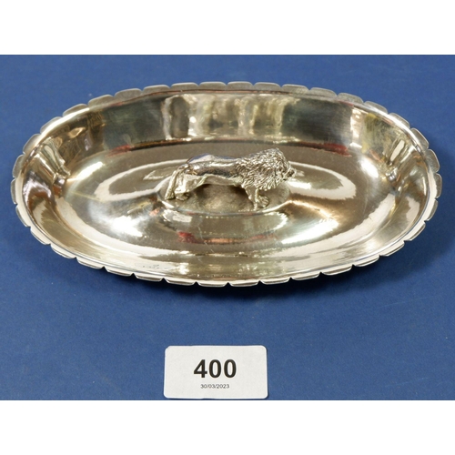 400 - A Britannia Standard silver dish with lion centrepiece, London 1965 by BSC, 189g, 16.5cm