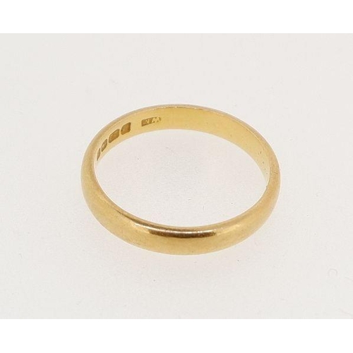 444 - A 22 carat gold wedding ring, 3.5g