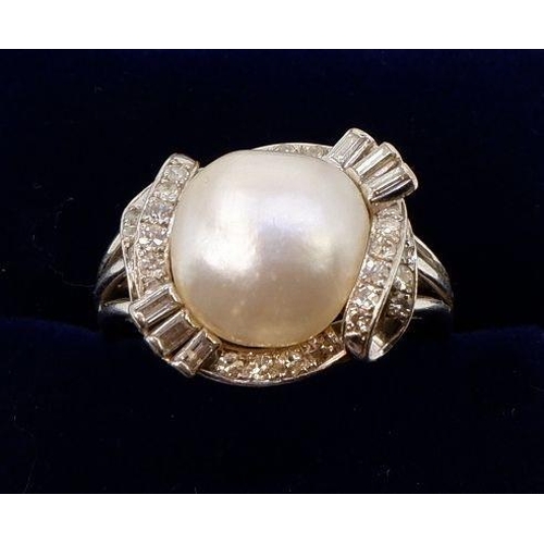 453 - An 18 carat white gold large pearl ring with six baguette and twenty four small eight cut diamonds, ... 