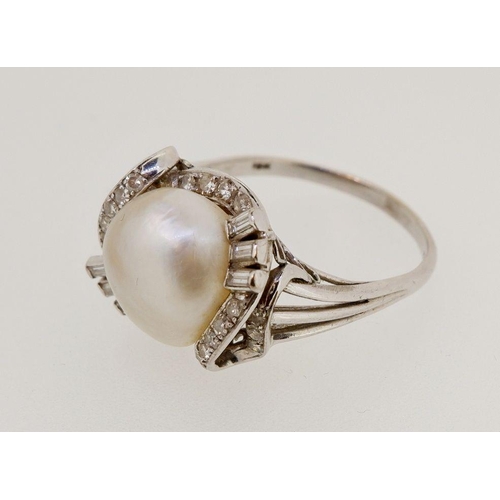 453 - An 18 carat white gold large pearl ring with six baguette and twenty four small eight cut diamonds, ... 