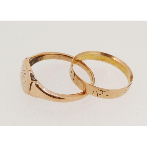 458 - A 9 carat gold small signet ring, size O/P and a gold wedding band, 4.2g