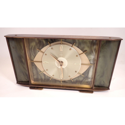 769 - A Metamec vintage 1950's eight day mantel clock with French movement, 28 x 15.5cm