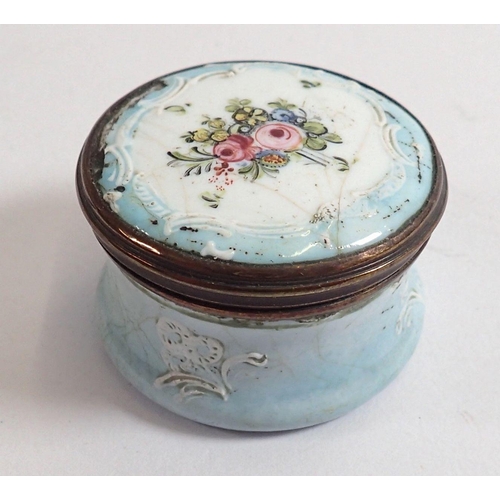 821 - A 19th century miniature enamel box painted roses - a/f